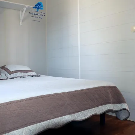 Kemping Mobilhome « Les Temps Heureux » *
