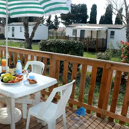 Kemping Mobilhome « Les Temps Heureux » *